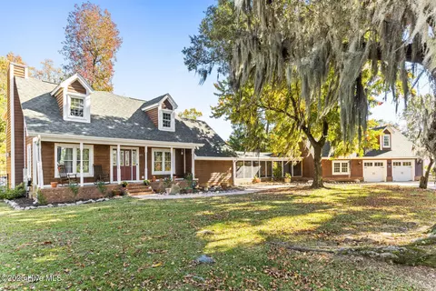 1072 River Rd SE, Leland, NC 28451
