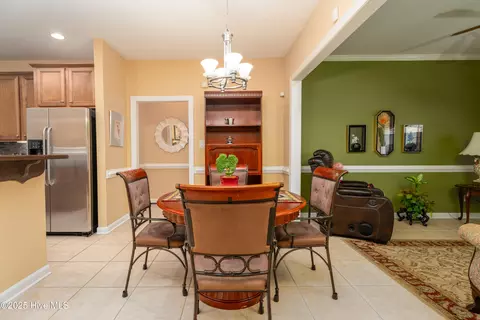 Dining - 602 Taberna Cir, New Bern, NC 28562 photo 3 of 3