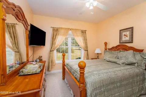 Bedroom - 602 Taberna Cir, New Bern, NC 28562 photo 4 of 8