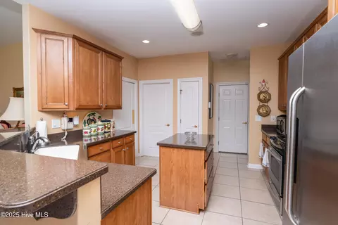 Kitchen - 602 Taberna Cir, New Bern, NC 28562 photo 2 of 3