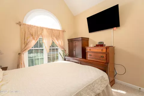 Bedroom - 602 Taberna Cir, New Bern, NC 28562 photo 3 of 8