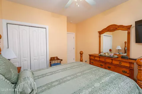 Bedroom - 602 Taberna Cir, New Bern, NC 28562 photo 5 of 8