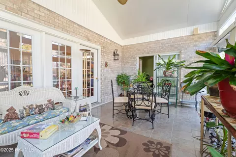 Exterior - 602 Taberna Cir, New Bern, NC 28562 photo 1 of 4