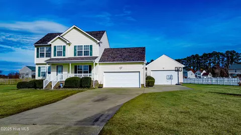 102 Majesty Ct, Elizabeth City, NC 27909