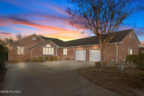 459 Chadwick Shores Dr, Sneads Ferry, NC 28460