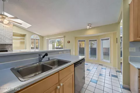 101 Bunker Ct, Hampstead, NC 28443 photo 26