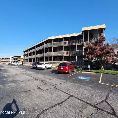 313 Lake Place Condo Dr, Elizabethtown, NC 28337