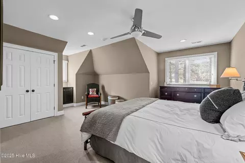 Bedroom - 10 Wee Burn Ln, Pinehurst, NC 28374 photo 4 of 5