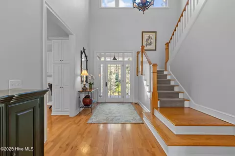 Entry Way - 10 Wee Burn Ln, Pinehurst, NC 28374 photo 2 of 4