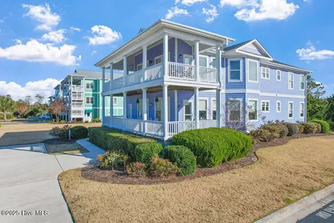 5007 Nester Dr, Southport, NC 28461