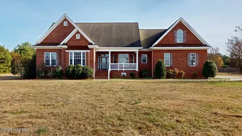 102 Woodmere Ln, Goldsboro, NC 27530