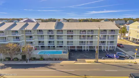 200 Lake Park Blvd S #8A, Carolina Beach, NC 28428