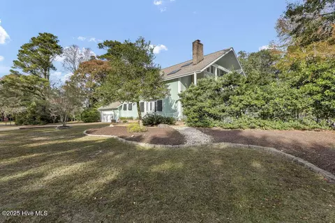 Exterior - 2001 Cordgrass Rd, Hampstead, NC 28443 photo 1 of 25