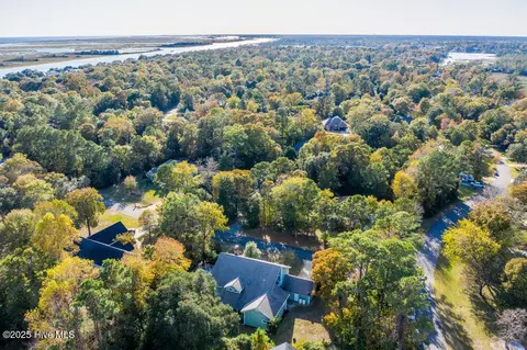 View/Area - 2001 Cordgrass Rd, Hampstead, NC 28443 photo 3 of 13