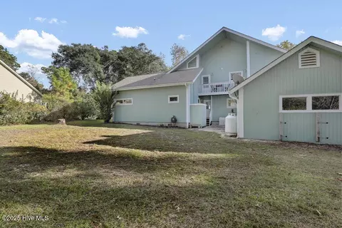 Exterior - 2001 Cordgrass Rd, Hampstead, NC 28443 photo 11 of 25