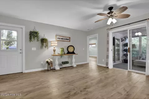 Living - 2001 Cordgrass Rd, Hampstead, NC 28443 photo 2 of 2