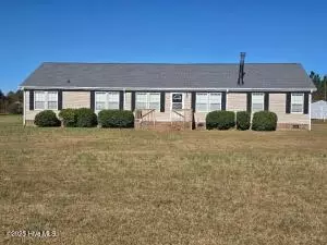 394 Bullard Pit Cir, Autryville, NC 28318