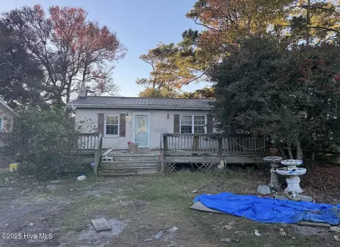 105 NE 67th St, Oak Island, NC 28465