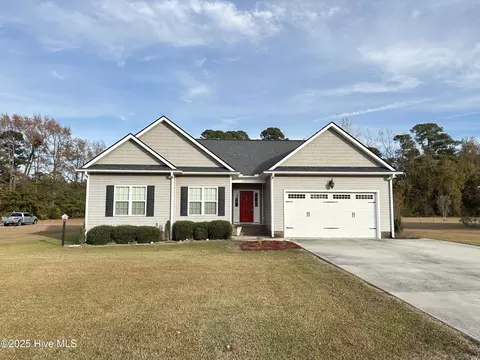216 Beaver Dam Dr, Clinton, NC 28328