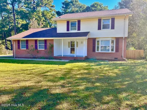 422 Pine Valley Rd, Jacksonville, NC 28546