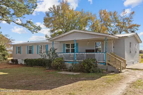 1095 James Rd, Robersonville, NC 27871