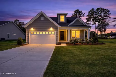 857 Fairway Rd, Ayden, NC 28513
