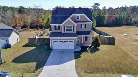 428 Mccall Dr, Jacksonville, NC 28540