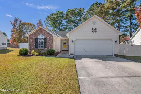103 Dunhill Ct, Jacksonville, NC 28546