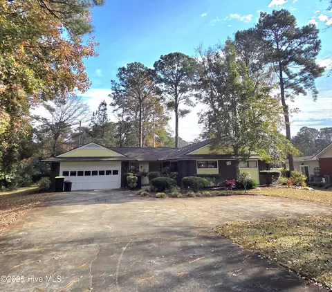 12 Carolina Shores Pkwy SW, Carolina Shores, NC 28467