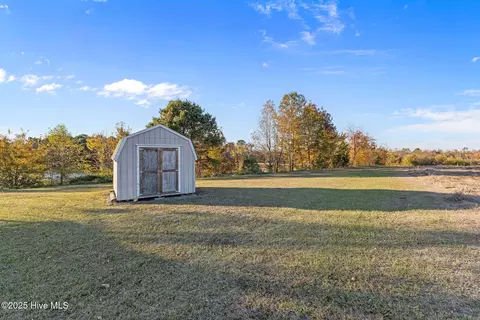 Exterior - 625 Garner Chapel Rd, Mount Olive, NC 28365 photo 3 of 6