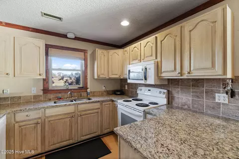 Kitchen - 625 Garner Chapel Rd, Mount Olive, NC 28365 photo 3 of 3