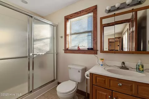 Bath - 625 Garner Chapel Rd, Mount Olive, NC 28365 photo 1 of 4