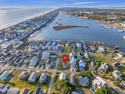 167 Delaware Ave, Carolina Beach, NC 28428