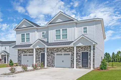 2200 S Kali Ln #B, Greenville, NC 27834