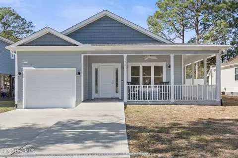 129 NW 8th St, Oak Island, NC 28465