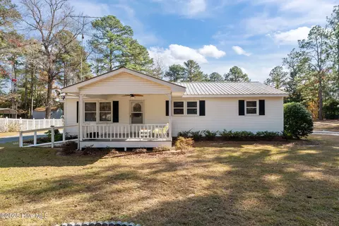 435 Sand Pit Rd, Aberdeen, NC 28315
