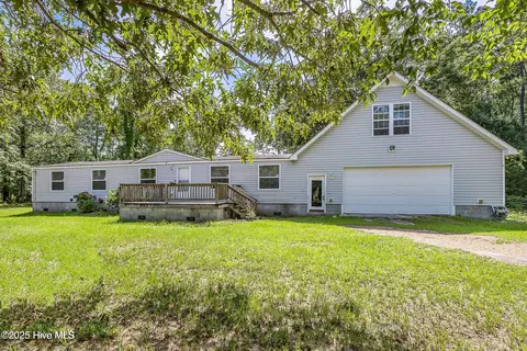 677 Berrys Creek Rd, Beaufort, NC 28516