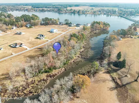 136 Bridgewater Dr S, Bath, NC 27808