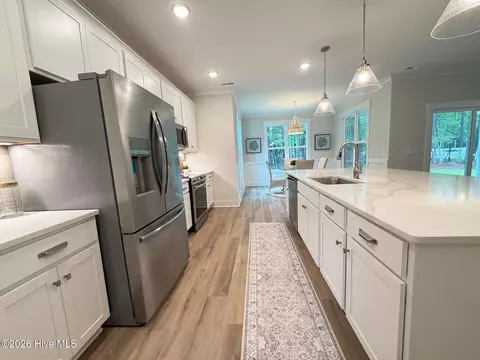 Kitchen - 227 Hickory Ln, Hampstead, NC 28443 photo 5 of 5