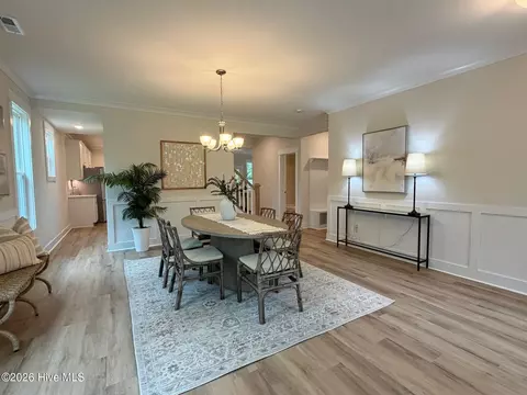 Dining - 227 Hickory Ln, Hampstead, NC 28443 photo 3 of 5