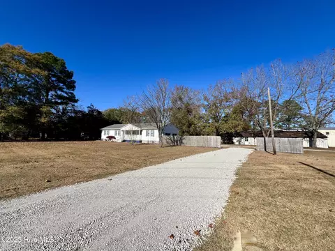 1942 Nc 33, Chocowinity, NC 27817