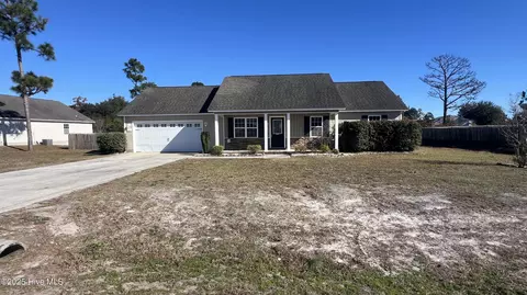 602 Parsley Dr, Hubert, NC 28539