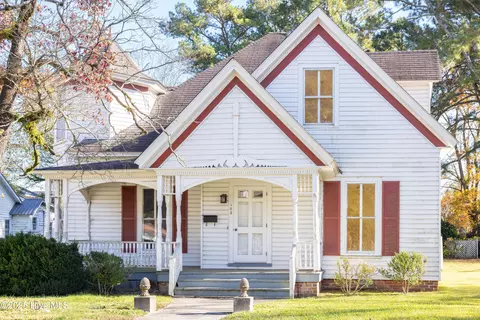 103 E Pitt St, Windsor, NC 27983