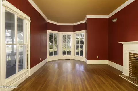 103 E Pitt St, Windsor, NC 27983 photo 6