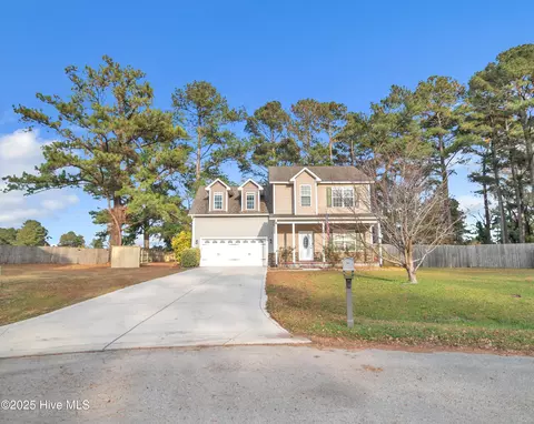 111 Briscoe Dr, Richlands, NC 28574