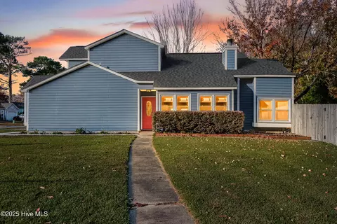 100 Basswood Ct, Jacksonville, NC 28546