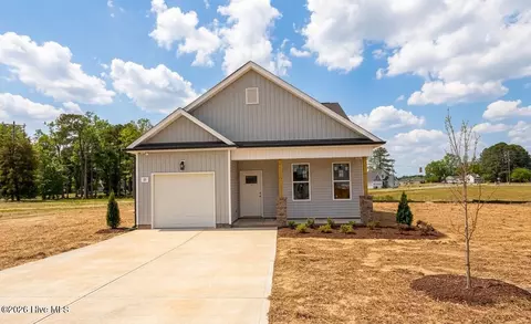 89 W Coulter Ct, Selma, NC 27576
