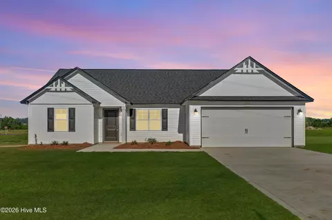 201 Megans Field Pl #66, Richlands, NC 28574