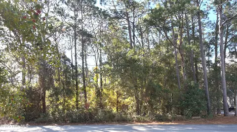 213 E 11th St, Southport, NC 28461