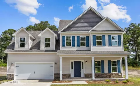 318 Purple Rain Ct, Richlands, NC 28574